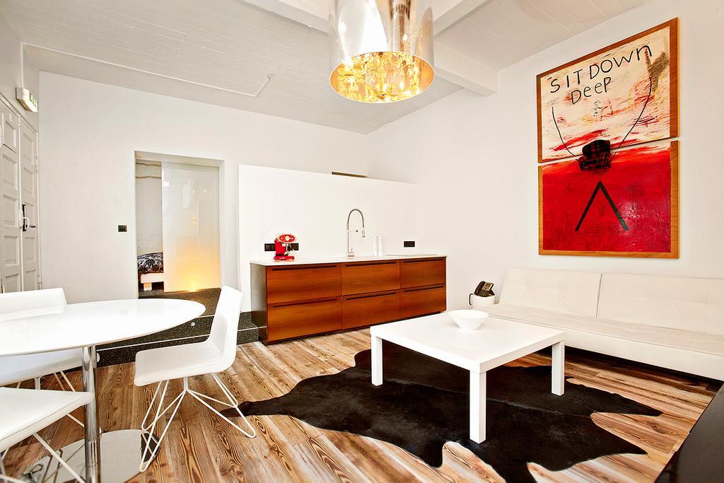 Apartment K Homestay *